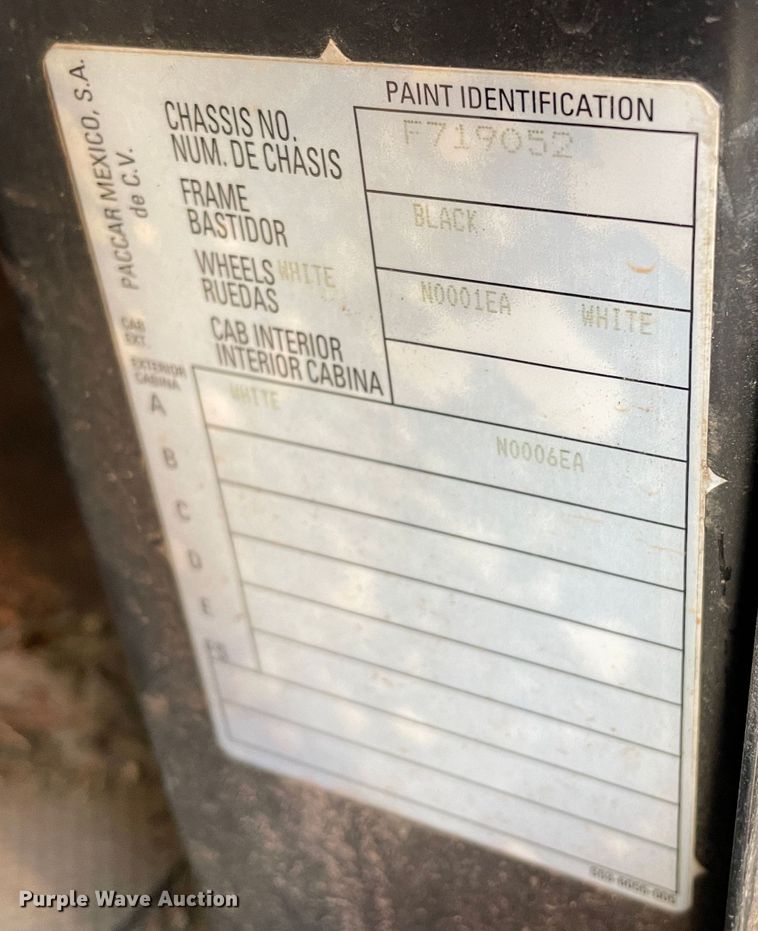 image for item DK7037 2009 Peterbilt 320  refuse truck