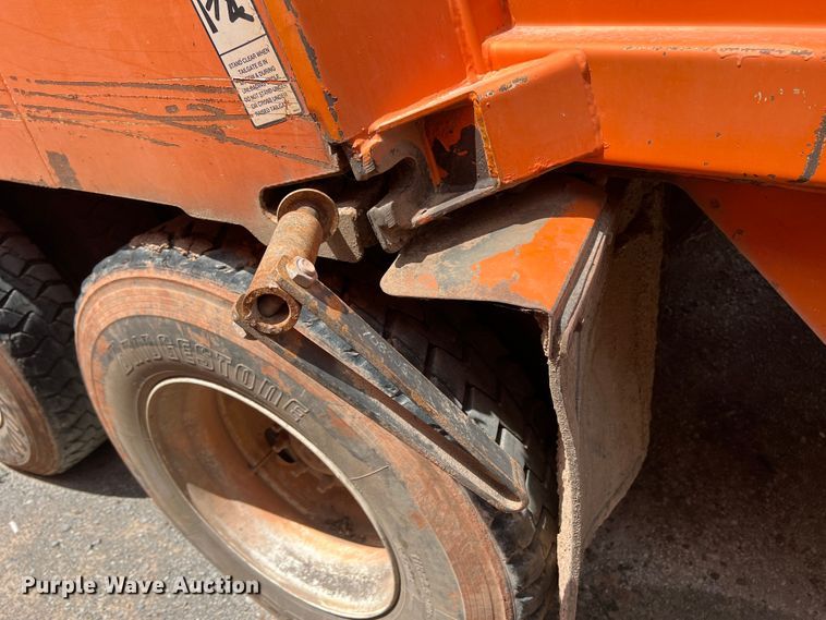 image for item DK7038 2006 International 7400  refuse truck