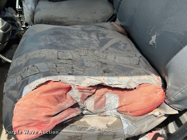 image for item DK7038 2006 International 7400  refuse truck