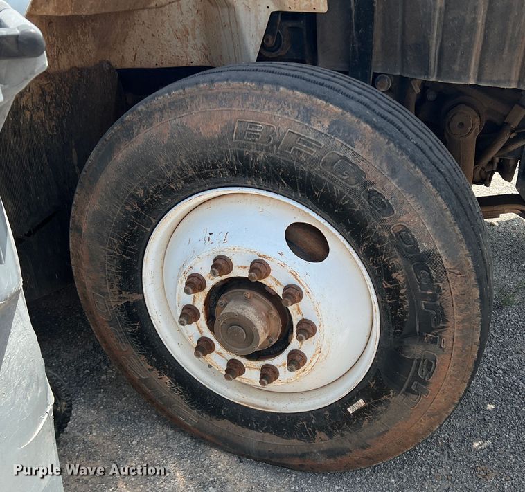 image for item DK7038 2006 International 7400  refuse truck