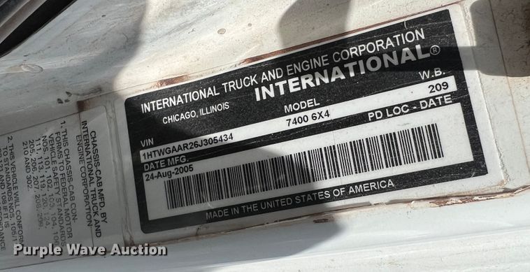 image for item DK7038 2006 International 7400  refuse truck
