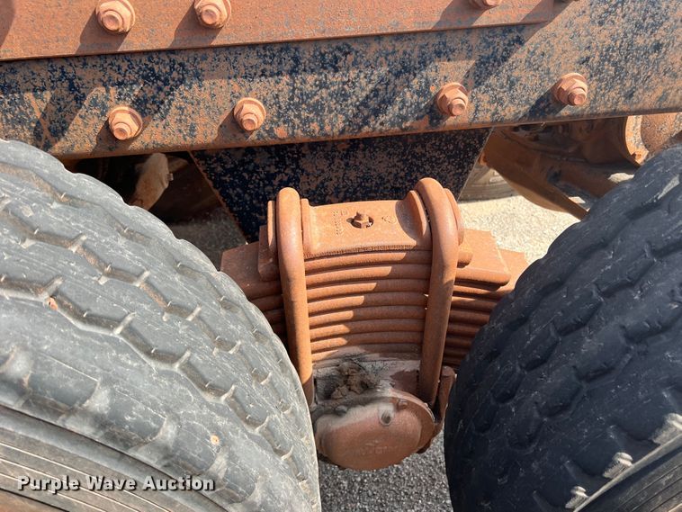 image for item DK7042 1986 Mack R686ST  semi truck