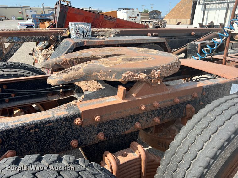 image for item DK7042 1986 Mack R686ST  semi truck