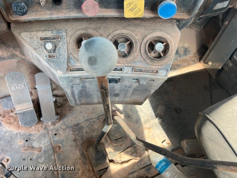 image for item DK7042 1986 Mack R686ST  semi truck