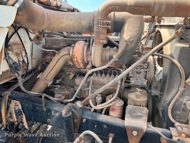 image for item DK7042 1986 Mack R686ST  semi truck