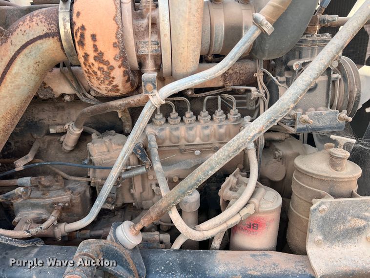 image for item DK7042 1986 Mack R686ST  semi truck