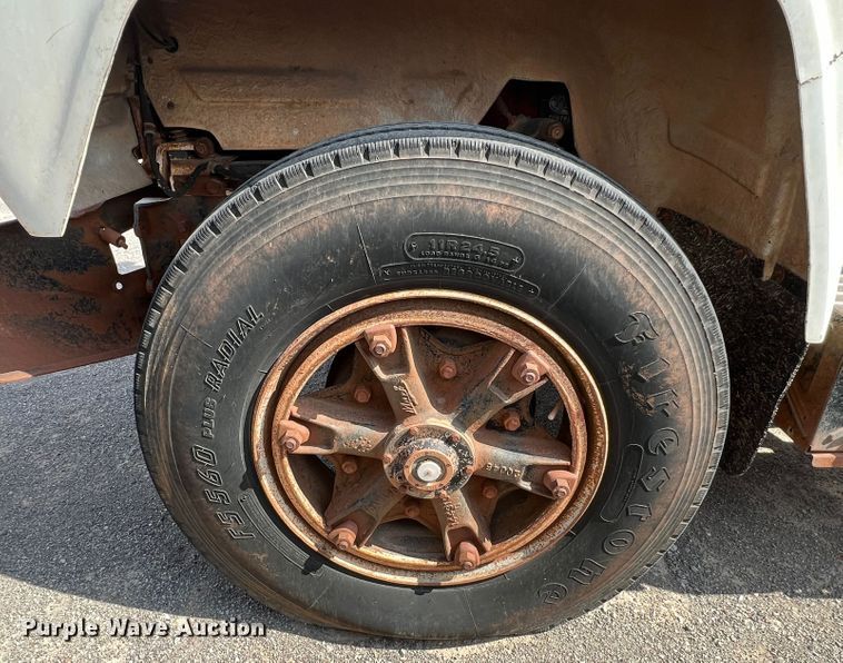 image for item DK7042 1986 Mack R686ST  semi truck