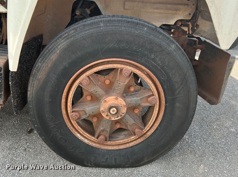 image for item DK7042 1986 Mack R686ST  semi truck