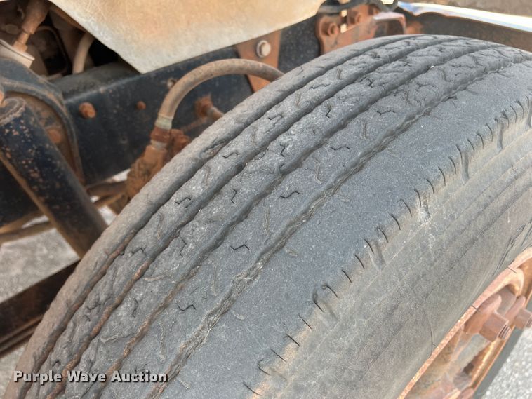 image for item DK7042 1986 Mack R686ST  semi truck