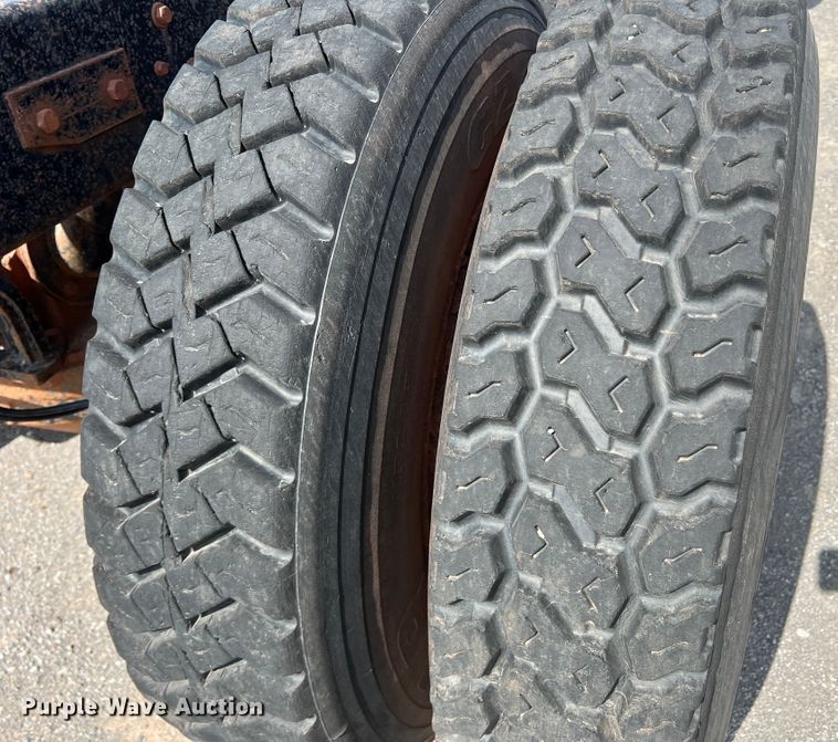 image for item DK7042 1986 Mack R686ST  semi truck