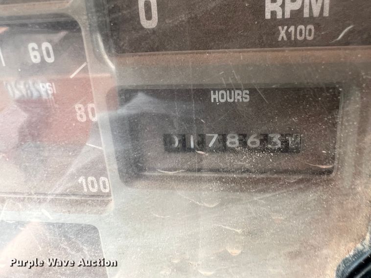 image for item DK7043 1993 International 2554  roll-off container truck