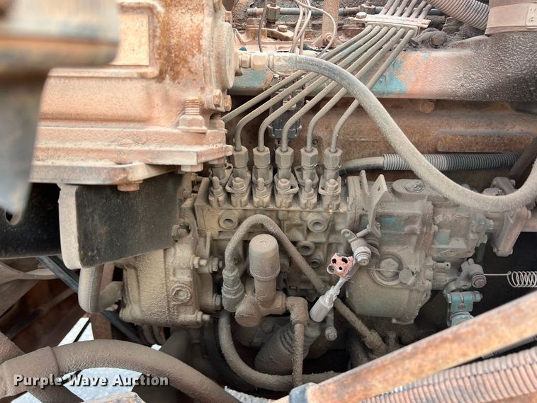 image for item DK7043 1993 International 2554  roll-off container truck