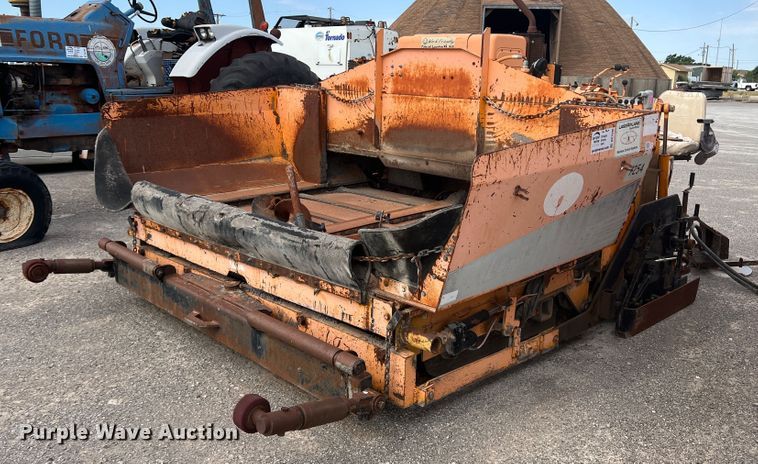 image for item DK7046 1998 LeeBoy L8000T  paver