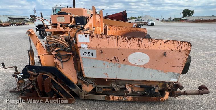 image for item DK7046 1998 LeeBoy L8000T  paver