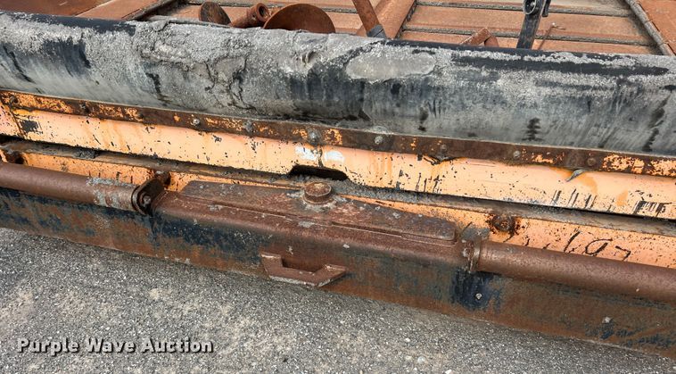 image for item DK7046 1998 LeeBoy L8000T  paver