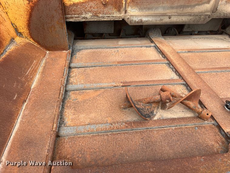 image for item DK7046 1998 LeeBoy L8000T  paver