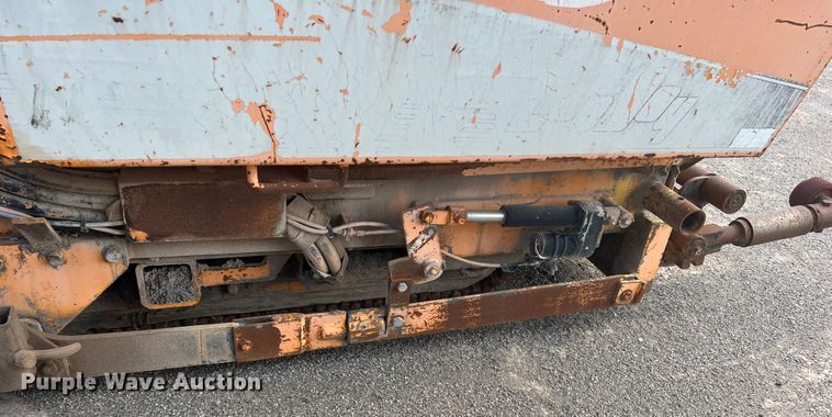 image for item DK7046 1998 LeeBoy L8000T  paver