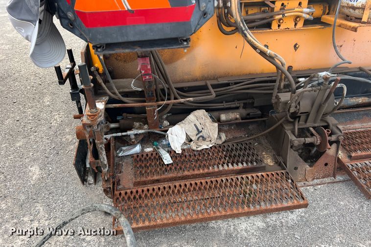 image for item DK7046 1998 LeeBoy L8000T  paver