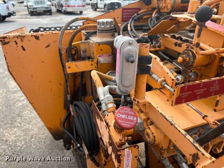 image for item DK7046 1998 LeeBoy L8000T  paver