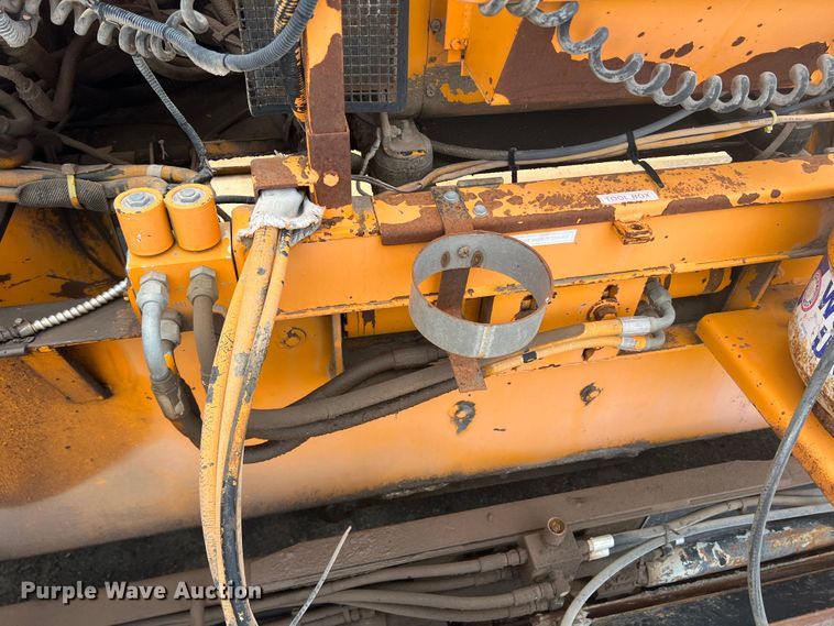 image for item DK7046 1998 LeeBoy L8000T  paver