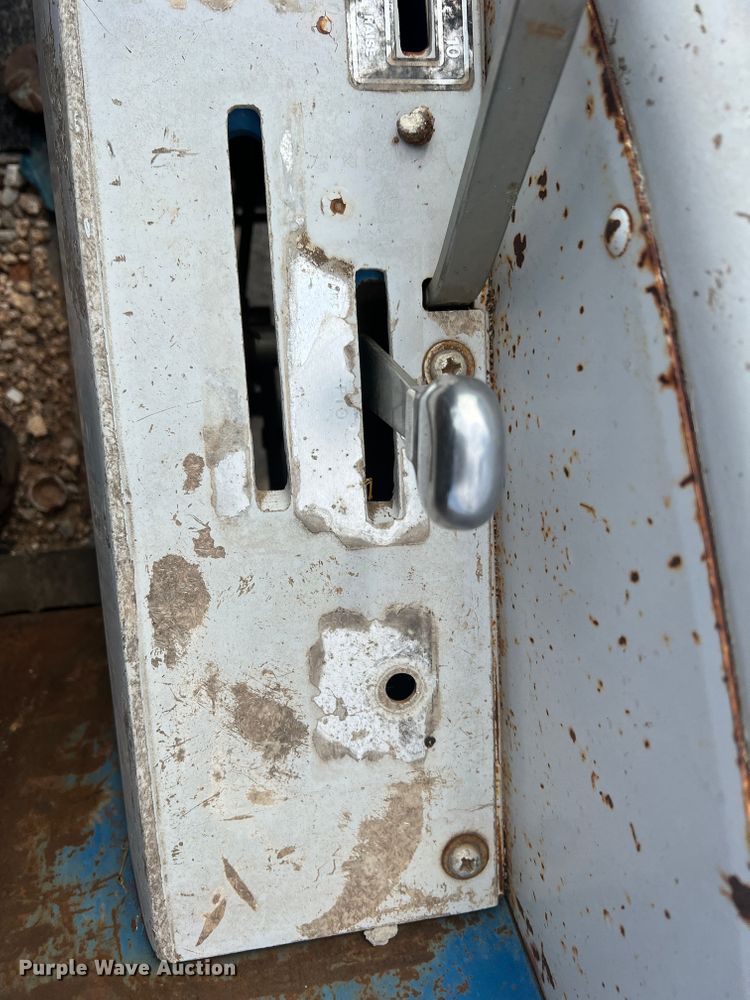 image for item DK7047 Ford 8600  tractor