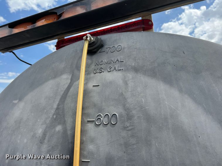 image for item DK7052 2004 Isuzu NQR  sewer jetter truck