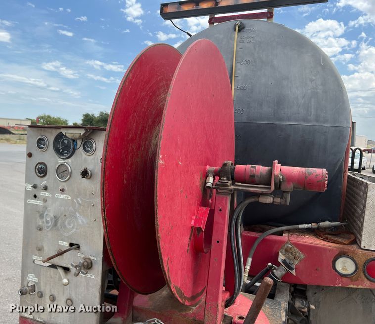 image for item DK7052 2004 Isuzu NQR  sewer jetter truck