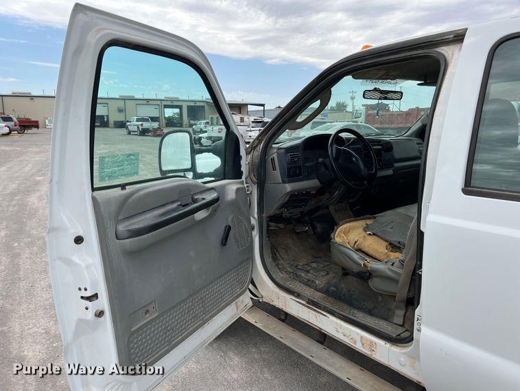 image for item DK7053 2007 Ford F450 Super Duty XL  Crew Cab flatbed truck