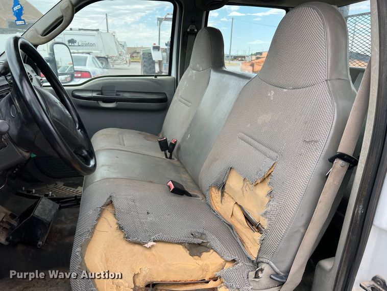 image for item DK7053 2007 Ford F450 Super Duty XL  Crew Cab flatbed truck