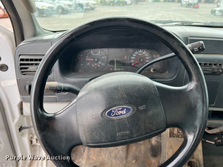 image for item DK7053 2007 Ford F450 Super Duty XL  Crew Cab flatbed truck