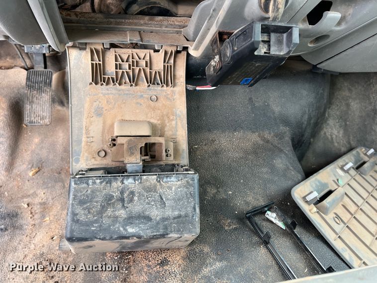 image for item DK7053 2007 Ford F450 Super Duty XL  Crew Cab flatbed truck