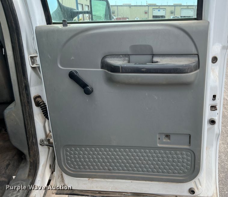 image for item DK7053 2007 Ford F450 Super Duty XL  Crew Cab flatbed truck