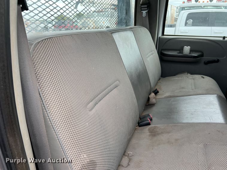 image for item DK7053 2007 Ford F450 Super Duty XL  Crew Cab flatbed truck