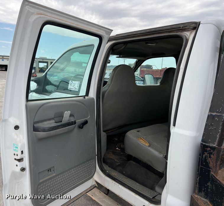 image for item DK7053 2007 Ford F450 Super Duty XL  Crew Cab flatbed truck