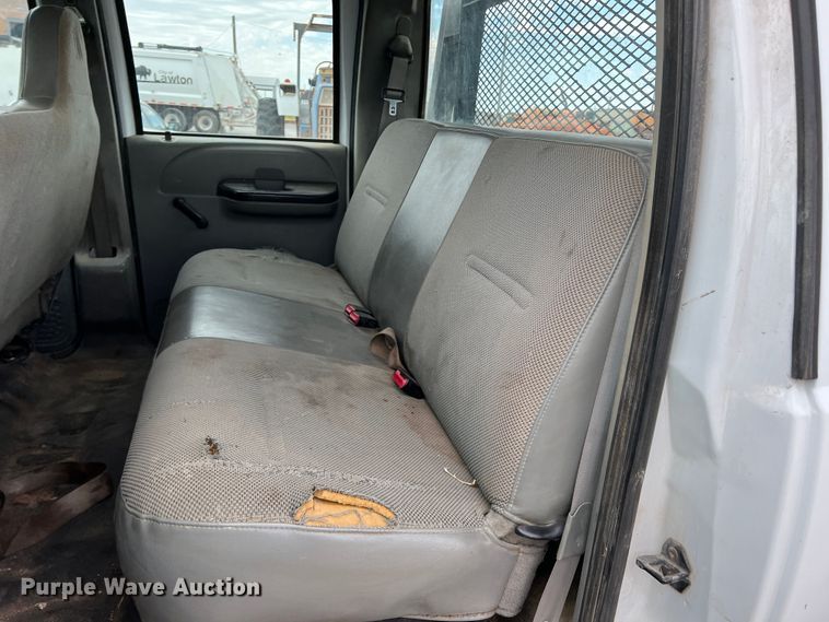 image for item DK7053 2007 Ford F450 Super Duty XL  Crew Cab flatbed truck