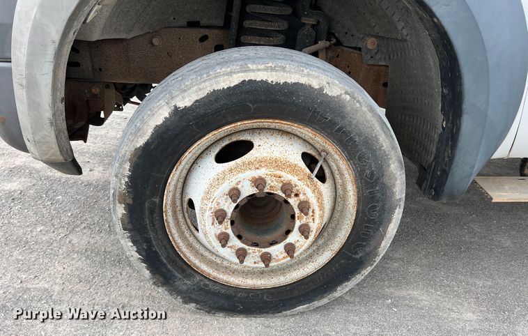 image for item DK7053 2007 Ford F450 Super Duty XL  Crew Cab flatbed truck