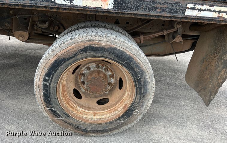 image for item DK7053 2007 Ford F450 Super Duty XL  Crew Cab flatbed truck