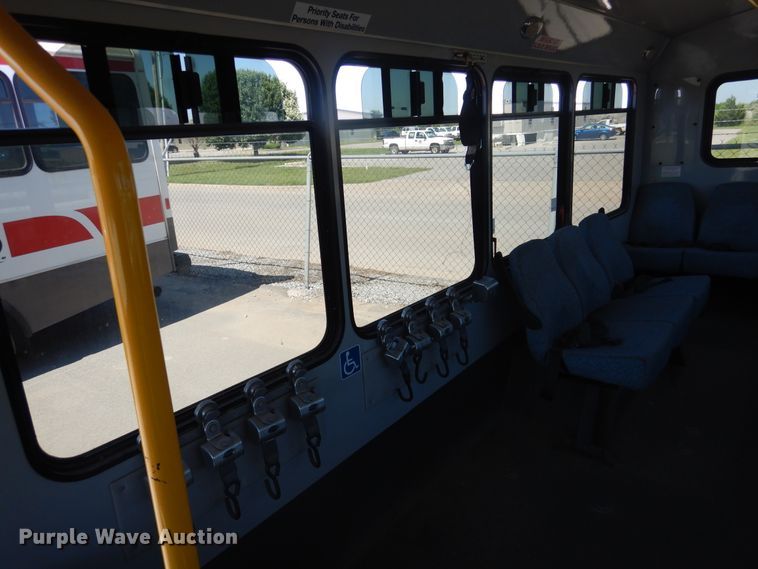 image for item DL0388 2010 Chevrolet Express G4500  shuttle bus