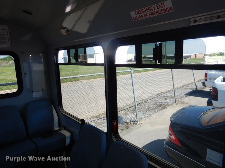 image for item DL0388 2010 Chevrolet Express G4500  shuttle bus