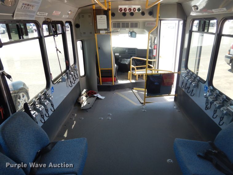 image for item DL0388 2010 Chevrolet Express G4500  shuttle bus