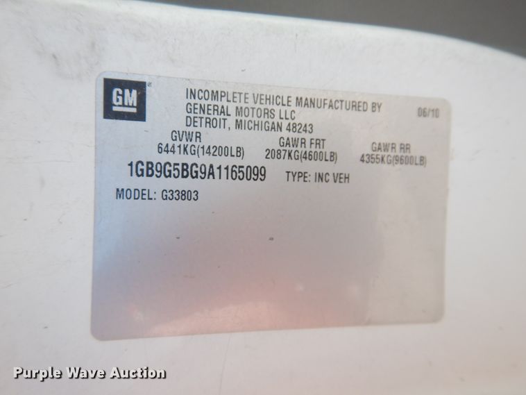 image for item DL0388 2010 Chevrolet Express G4500  shuttle bus