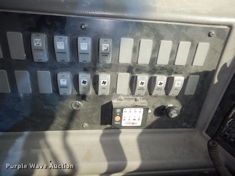 image for item DM3142 2006 Freightliner Thomas  school bus