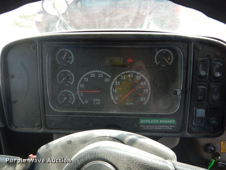 image for item DM3142 2006 Freightliner Thomas  school bus