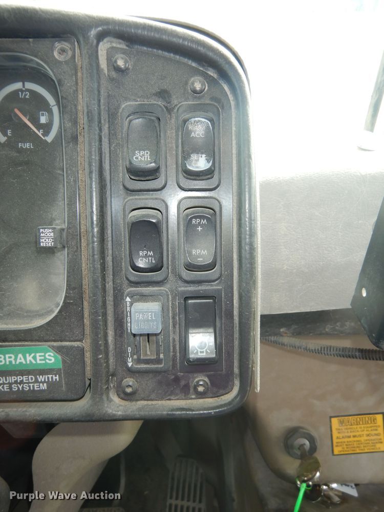 image for item DM3142 2006 Freightliner Thomas  school bus