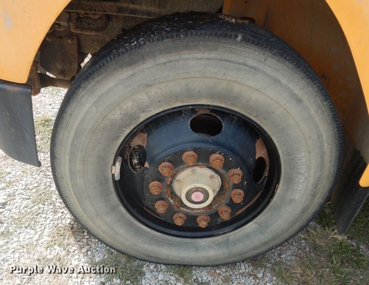image for item DM3142 2006 Freightliner Thomas  school bus
