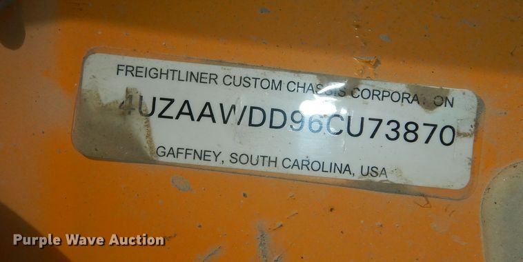 image for item DM3142 2006 Freightliner Thomas  school bus