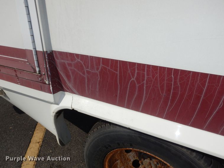 image for item DM3149 2006 Ford E450 Super Duty  shuttle bus