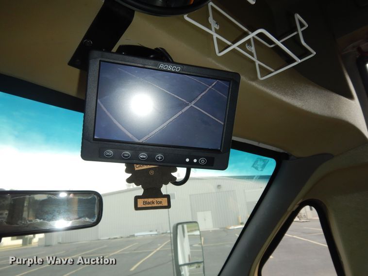 image for item DM3149 2006 Ford E450 Super Duty  shuttle bus