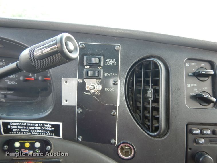 image for item DM3149 2006 Ford E450 Super Duty  shuttle bus