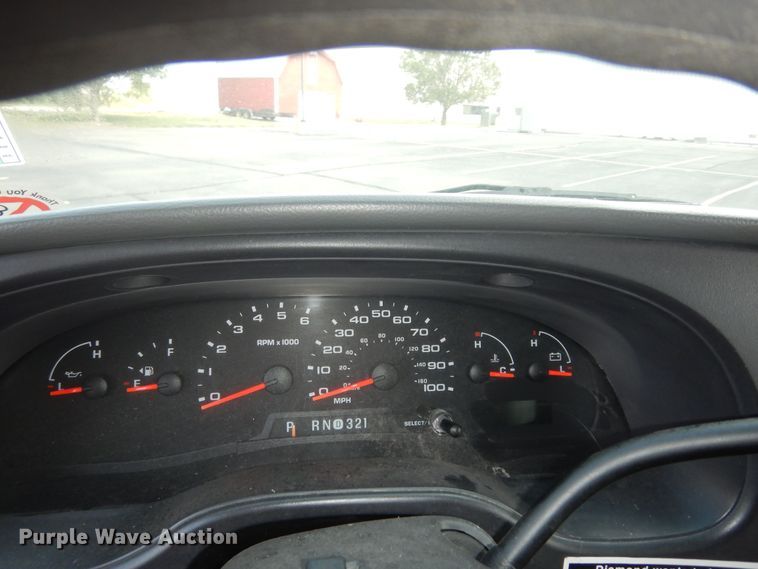 image for item DM3149 2006 Ford E450 Super Duty  shuttle bus